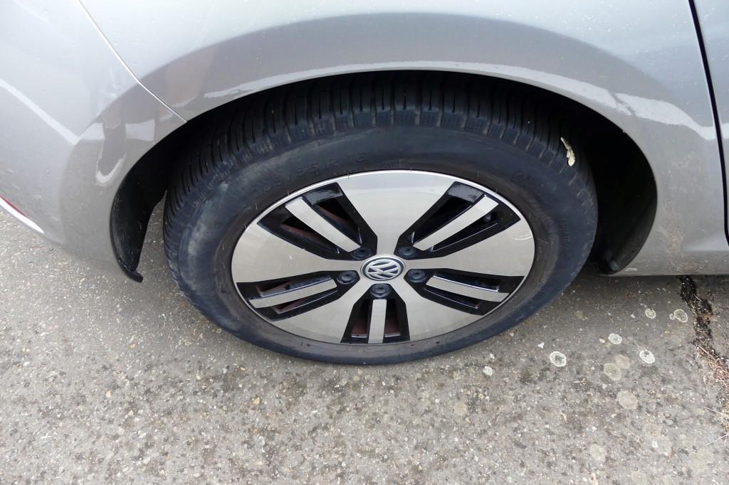 Volkswagen e-Golf 2018 фото 32