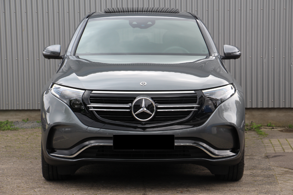 Mercedes-AMG EQC 400 2021 photo 11