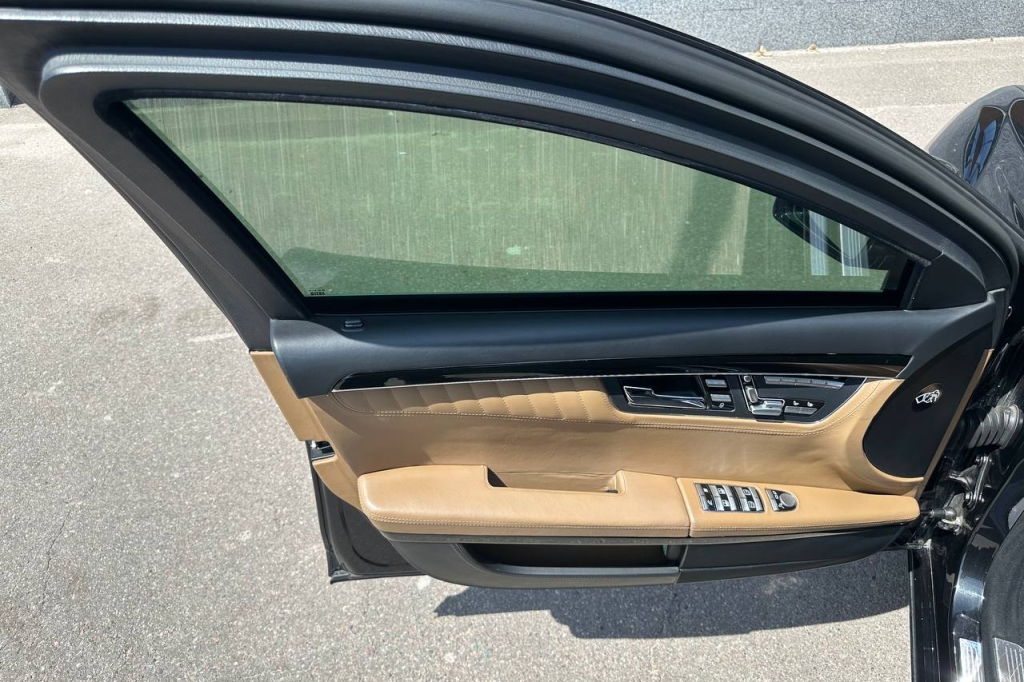 Mercedes-Benz S 600 GUARD B6/B7 2007 photo 12