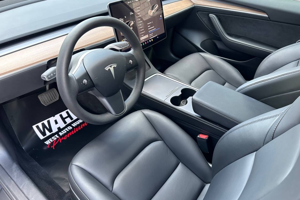 Tesla Model 3 2023 фото 11