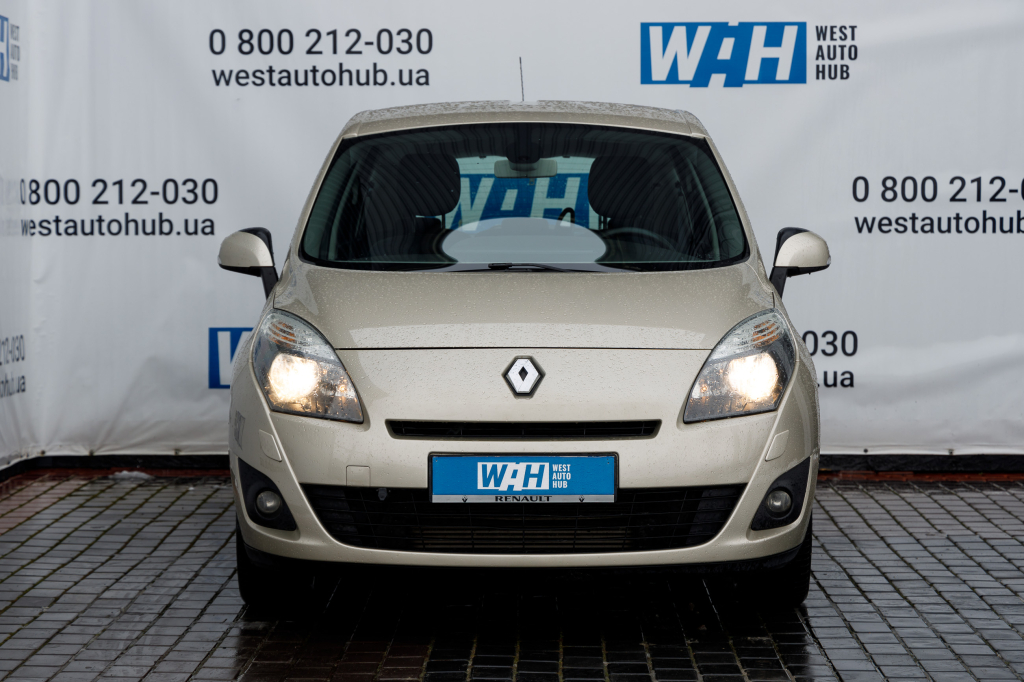 Renault Grand Scenic photo 1