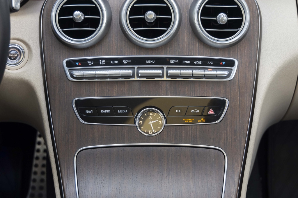 Mercedes-Benz C-Class C300 4Matic 2019 photo 51