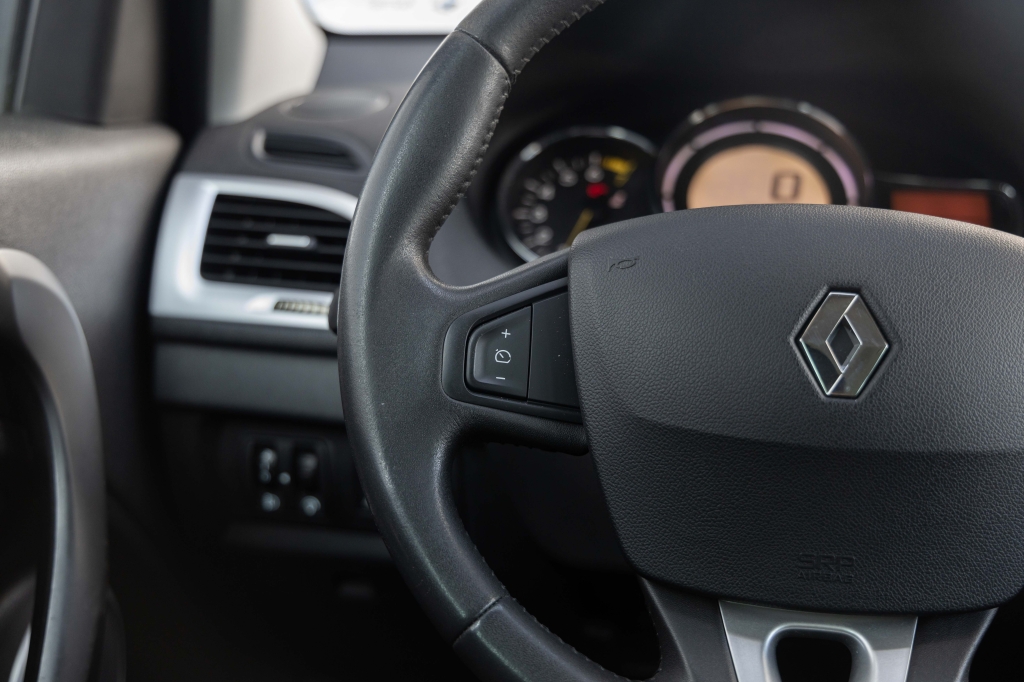 Renault Megane 2009 фото 18