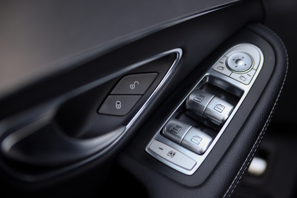 Mercedes-Benz C 200 Avantgarde 2016 photo 38