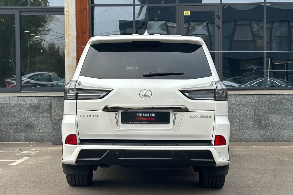 Lexus LX 450 2019 фото Lexus LX 450 2019 фото 4