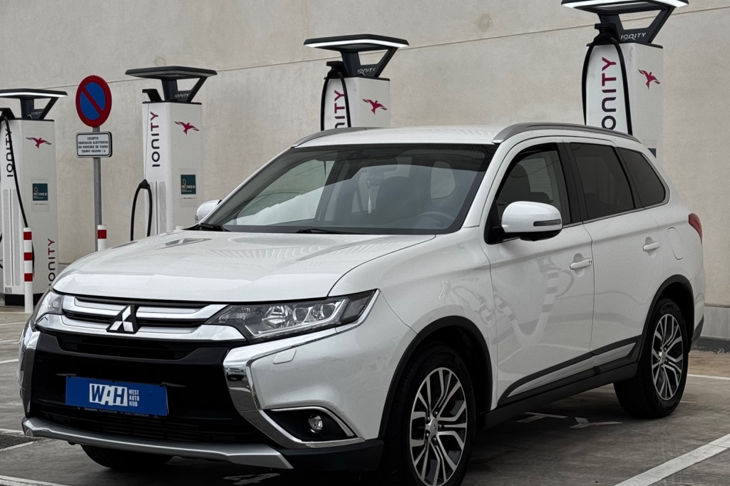 Mitsubishi Outlander 2017 фото Mitsubishi Outlander 2017 фото 1