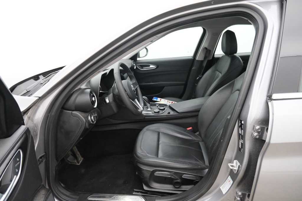 Alfa Romeo Giulia 2017 фото 1