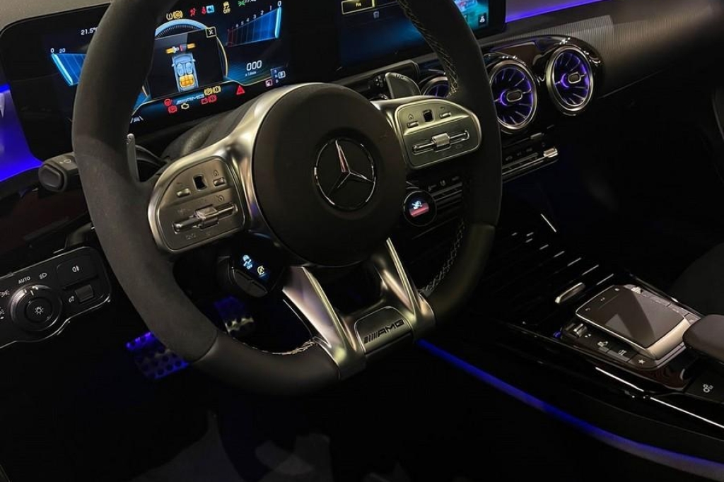 Mercedes-AMG A-Klasse 2021 photo 1