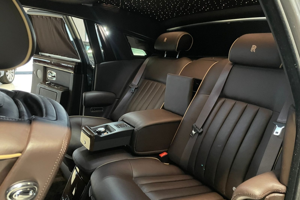 Rolls-Royce Phantom 2012 photo 12