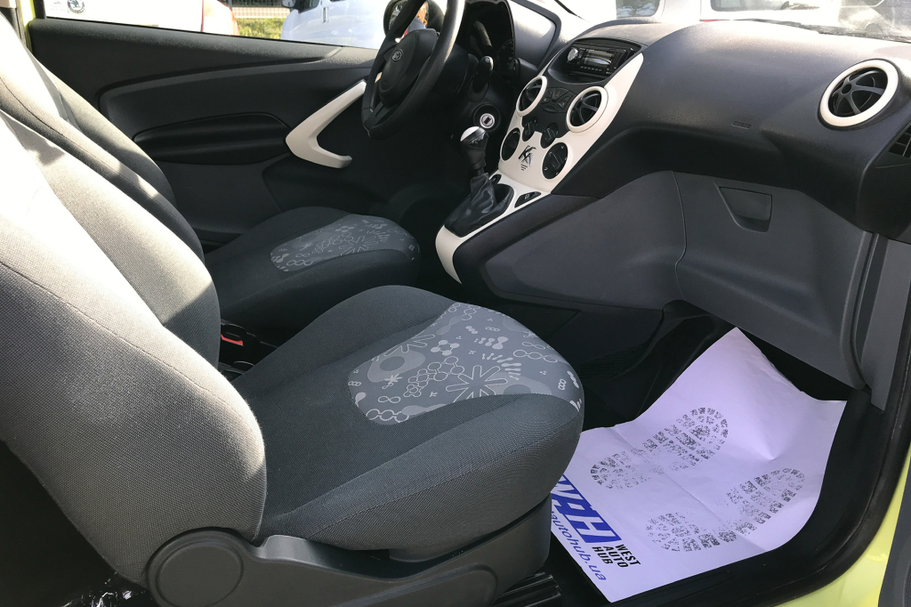 Ford KA photo 36