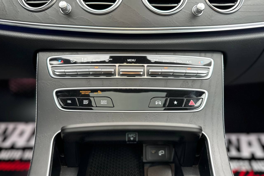 Mercedes-Benz E 300 2021 фото 21