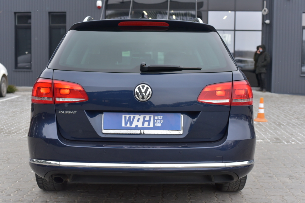 Volkswagen Passat B7 Panorama 2012 photo 5
