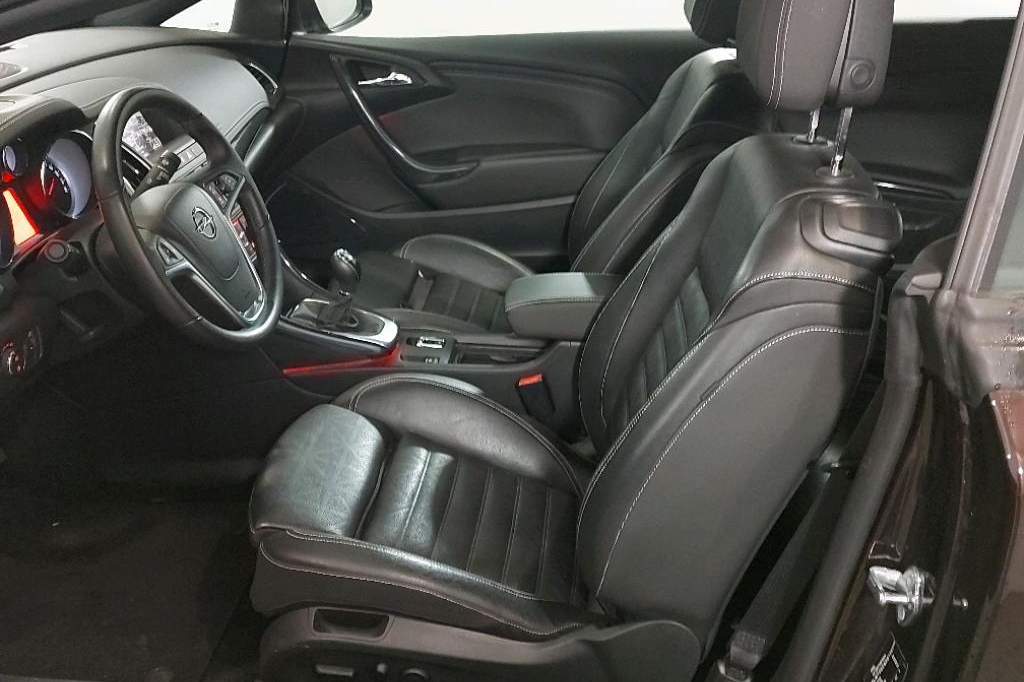 Opel Cascada 2018 фото 10