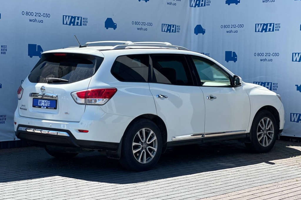 Nissan Pathfinder 2015 фото Nissan Pathfinder 2015 фото 4