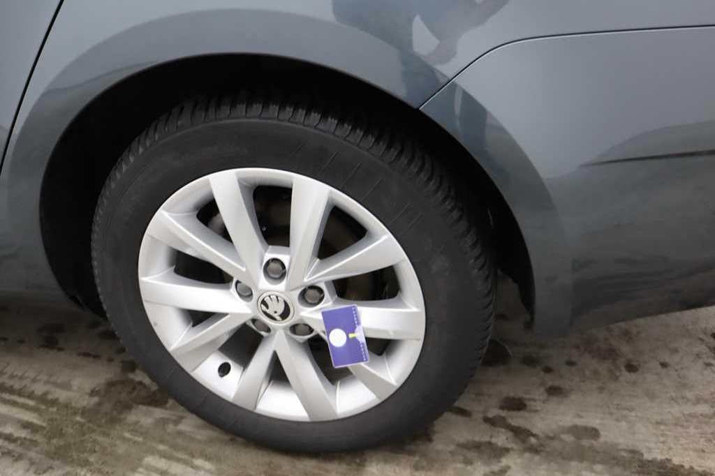 Skoda Octavia Combi 2018 photo 9