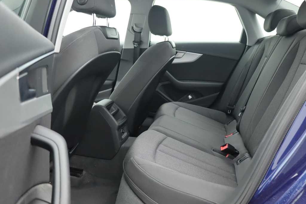 Audi A4 2017 photo 7