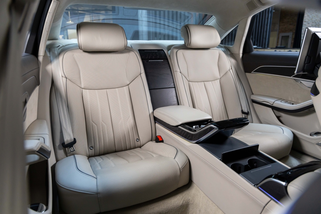 Audi A8 L 2018 фото Audi A8 L 2018 фото 38