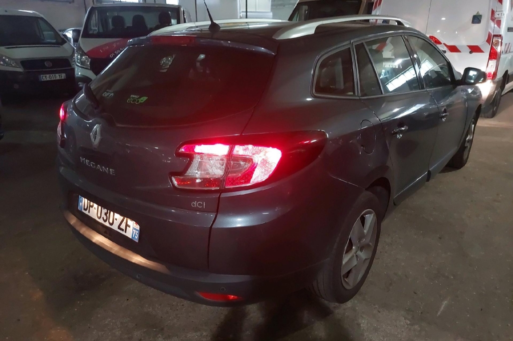 Renault Megane 2015 фото 4