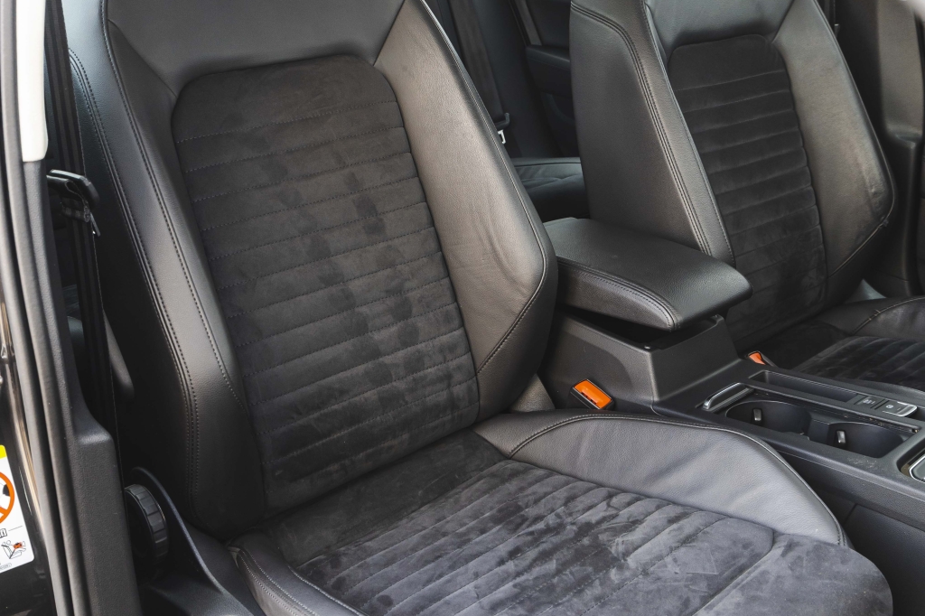 Volkswagen Passat R-Line 4Motion 2018 photo 27