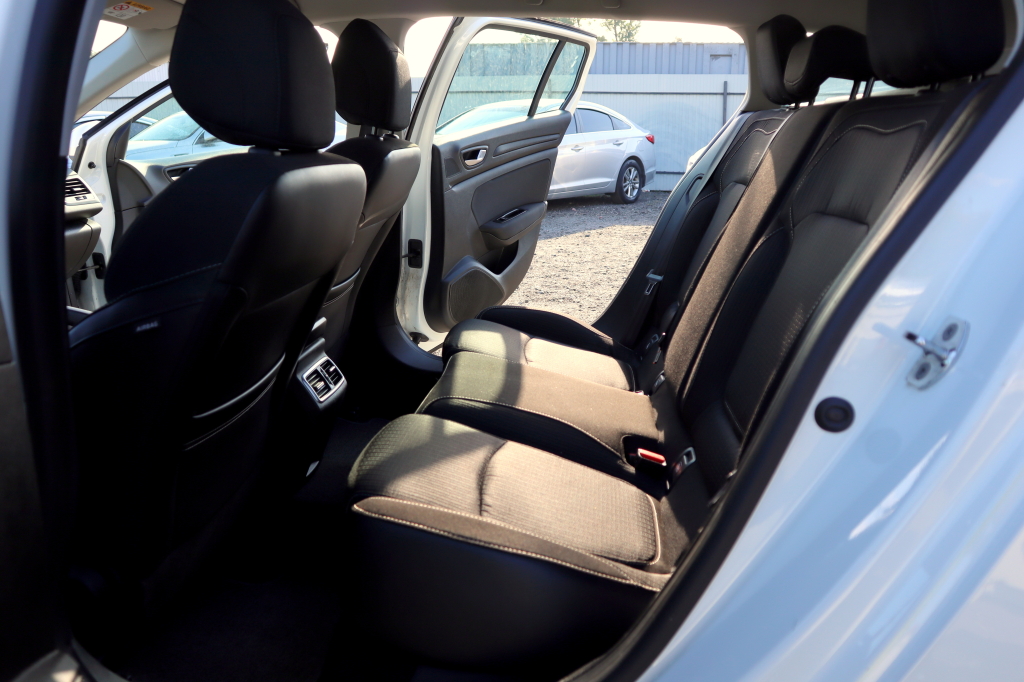 Renault Megane 2017 фото 18