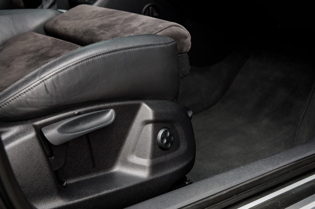 Audi Q3 2012 photo 19