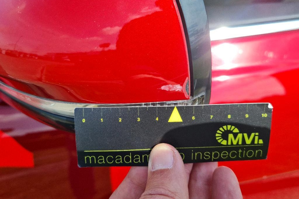 Jaguar XE 2016 photo 13