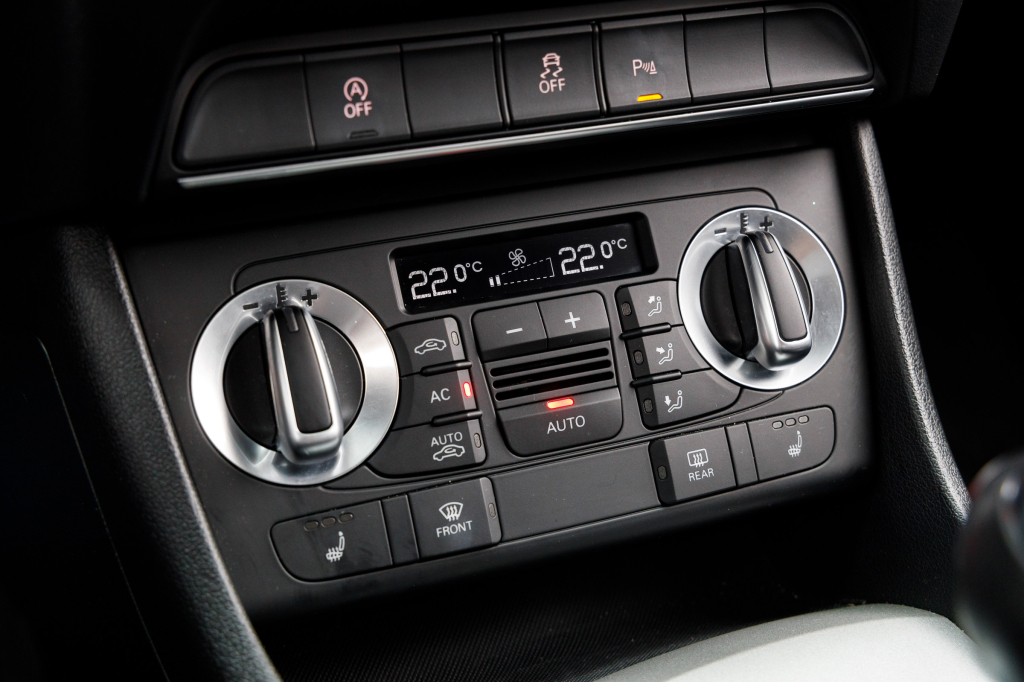 Audi Q3 2012 photo 20