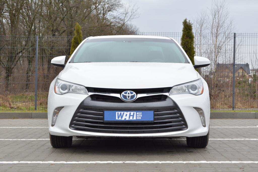 Toyota Camry HYBRID photo 1