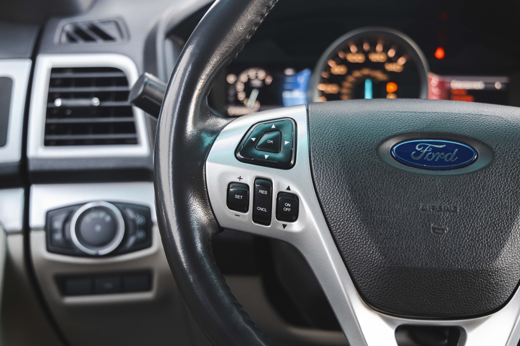 Ford Explorer XLT 2011 photo 24