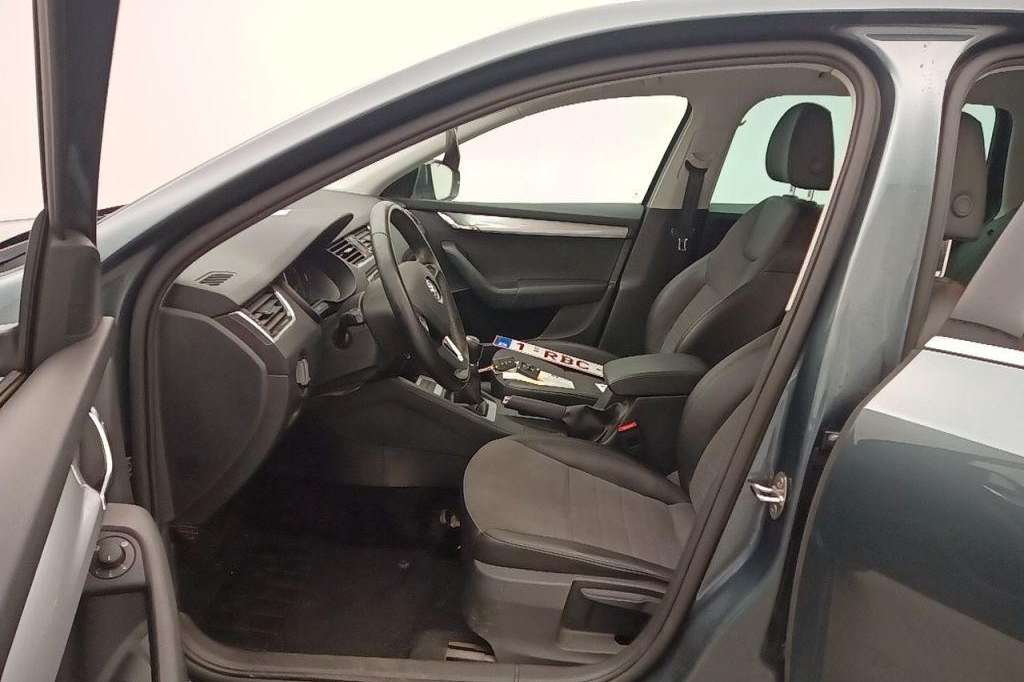 Skoda Octavia Combi 2016 фото 3