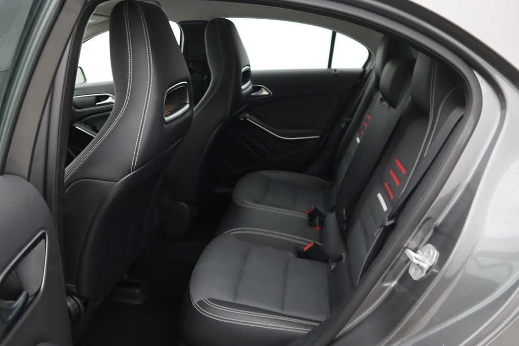 Mercedes-Benz A-Klasse 2017 photo 2