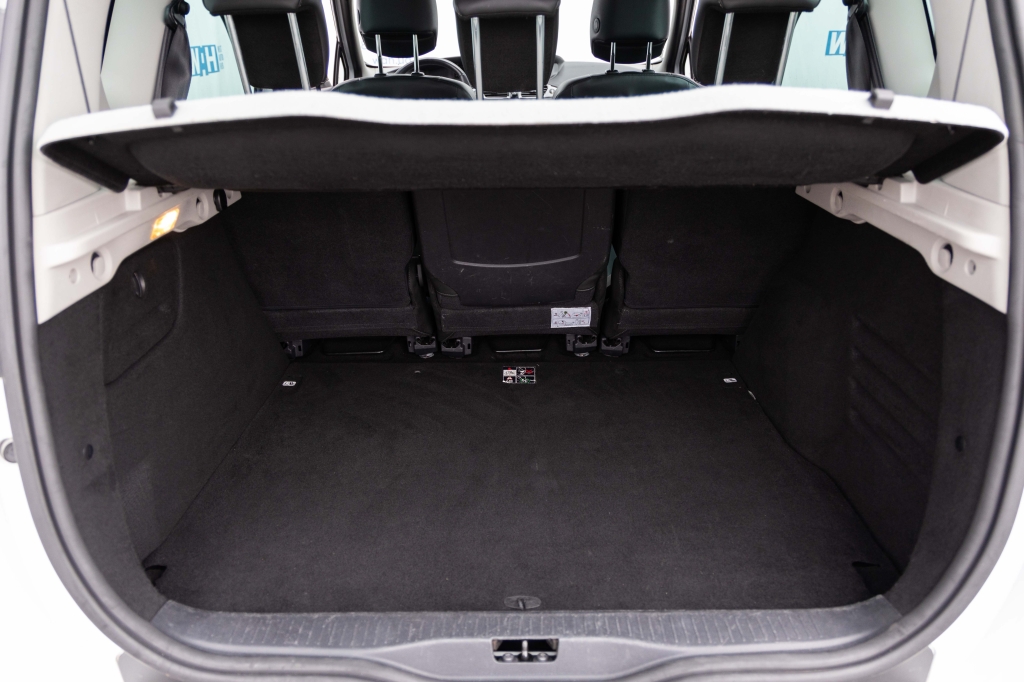 Renault Scenic 2015 фото 29