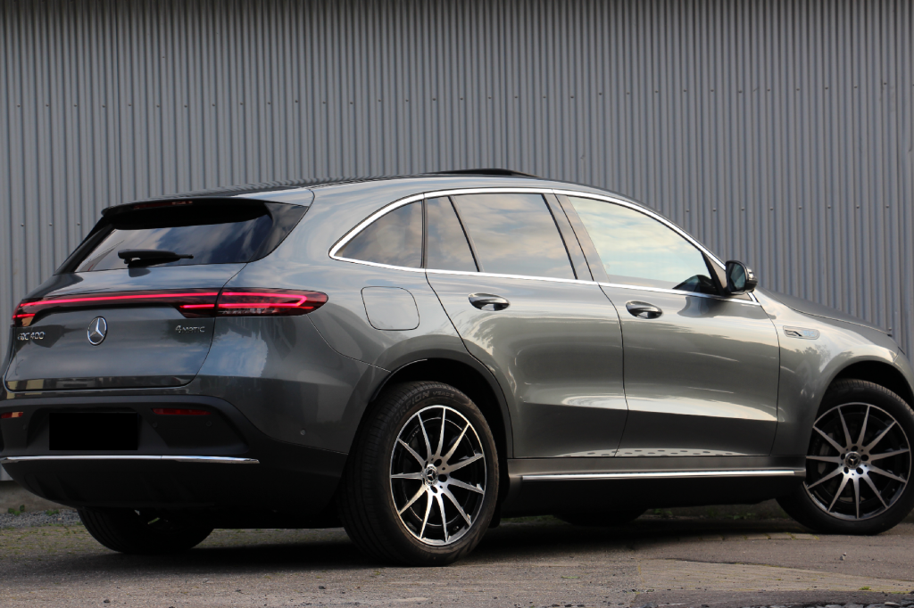 Mercedes-AMG EQC 400 2021 photo 7