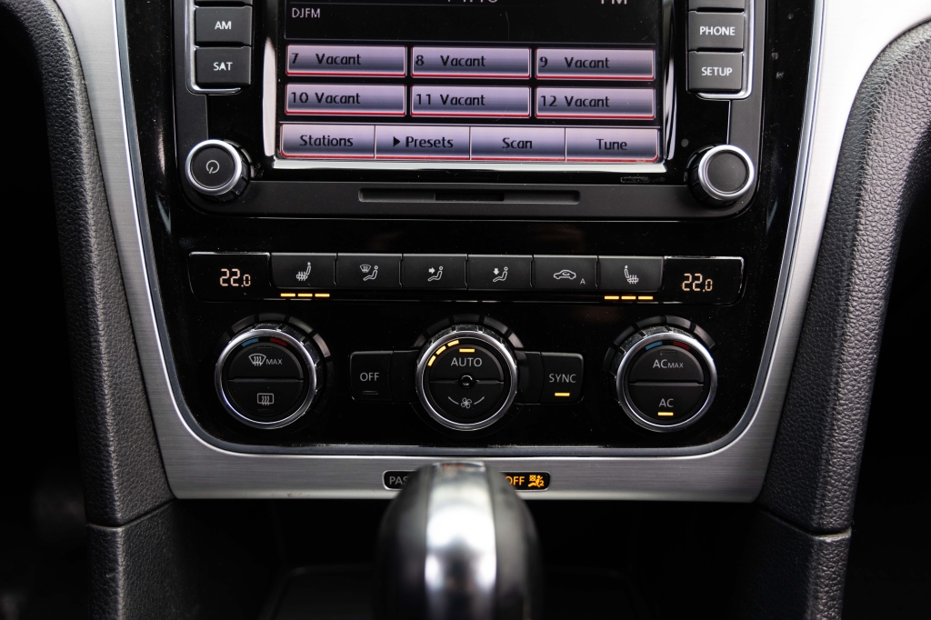 Volkswagen Passat 2012 photo 25