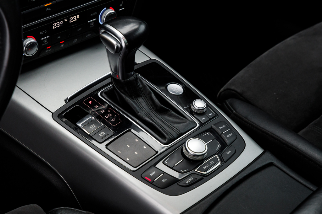 Audi A6 Avant 3.0 TDI 2015 photo 28