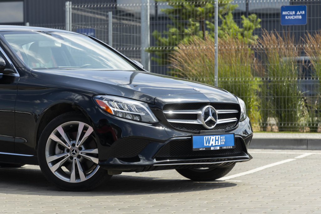 Mercedes-Benz C-Class C300 4Matic 2019 photo 13
