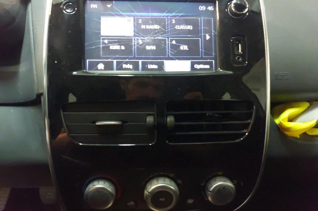 Renault Clio 2015 фото 25