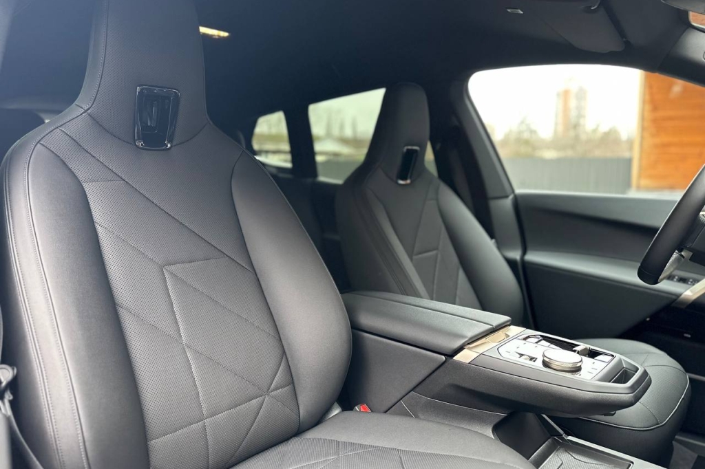 BMW iX xDrive40 2023 фото 12