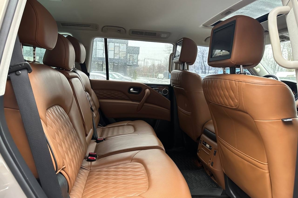Infiniti QX80 Luxe Proactive 2018 photo Infiniti QX80 Luxe Proactive 2018 photo 16
