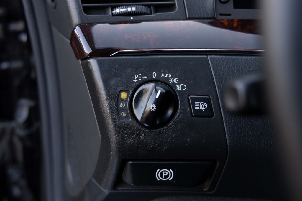 Mercedes-Benz S-Class S500L 2003 photo 20