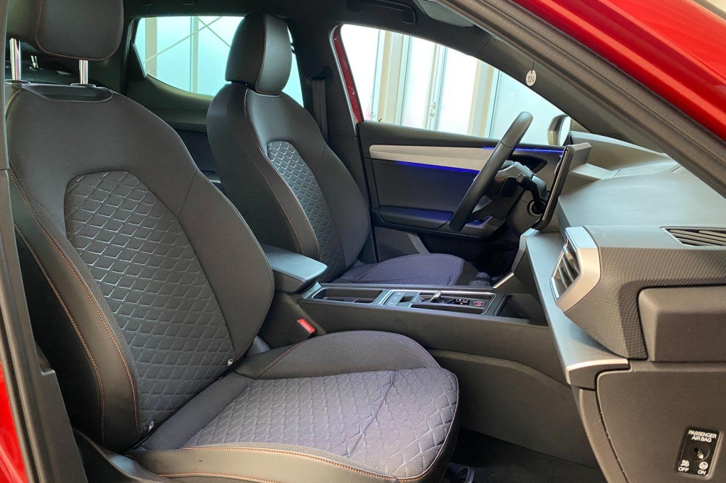 SEAT Leon FR 2020 photo 8