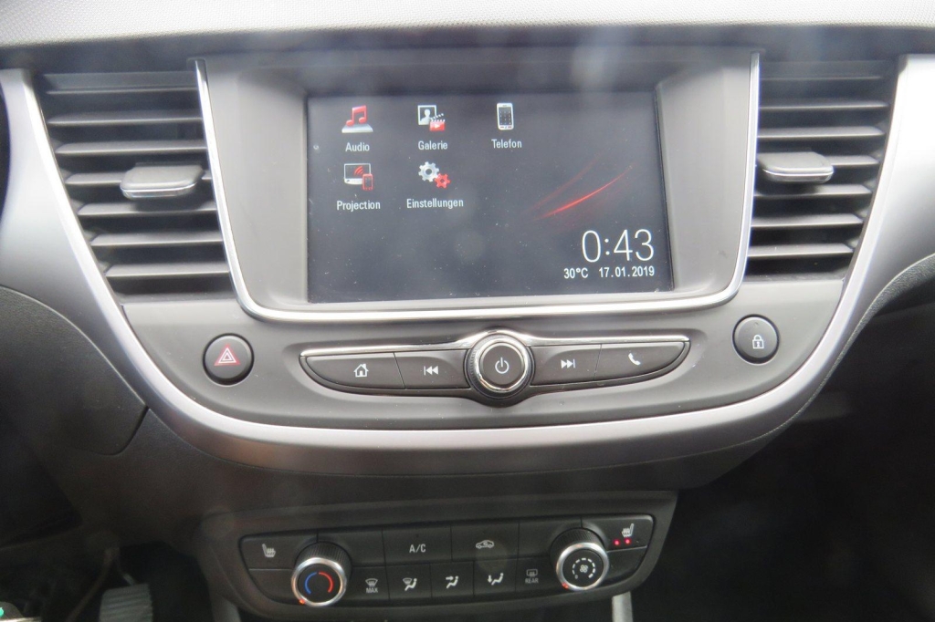 Opel Crossland X 2019 фото 1