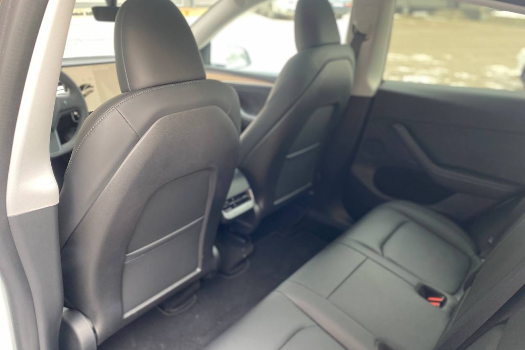 Tesla Model Y Long Range 2022 фото 13