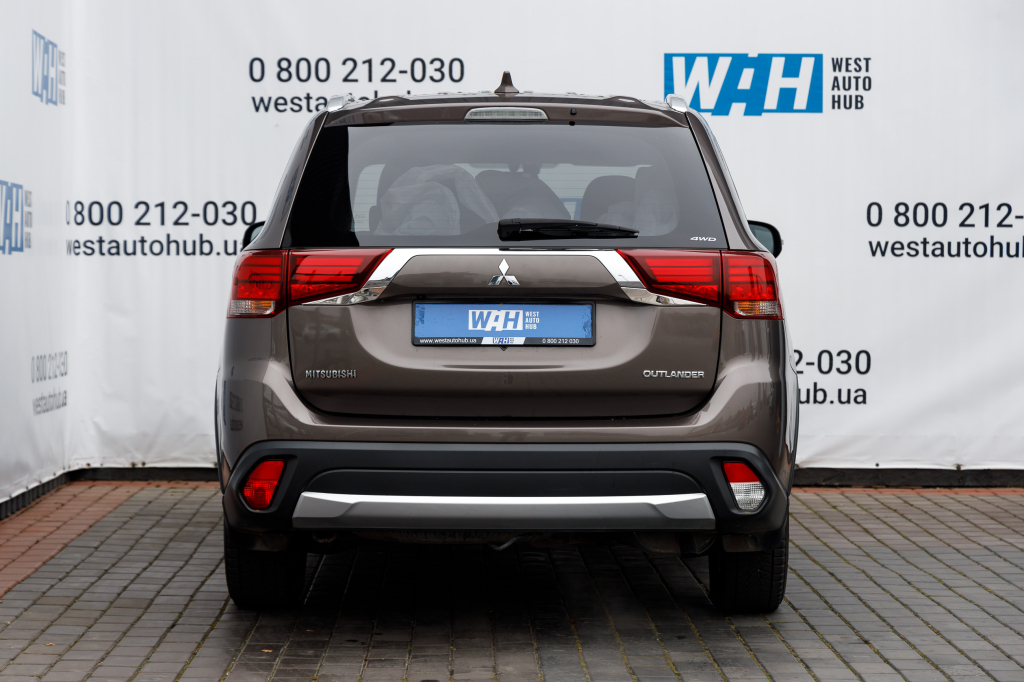 Mitsubishi Outlander 2018 photo 10