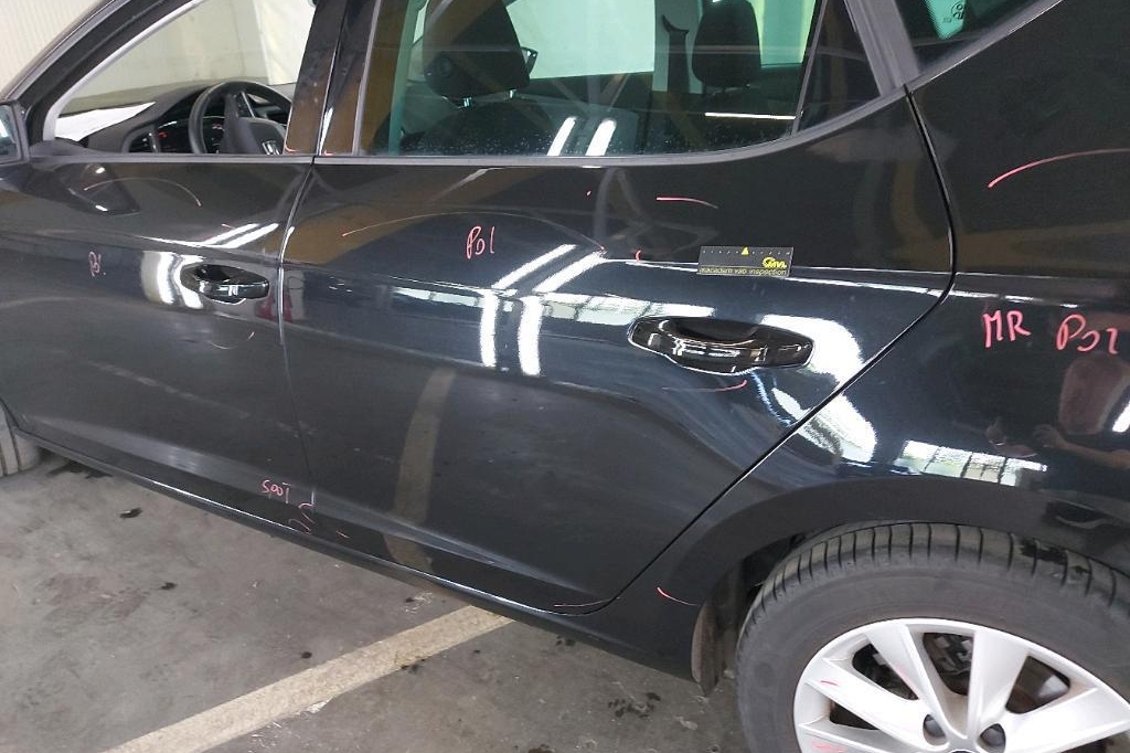 SEAT Leon 2019 фото 24