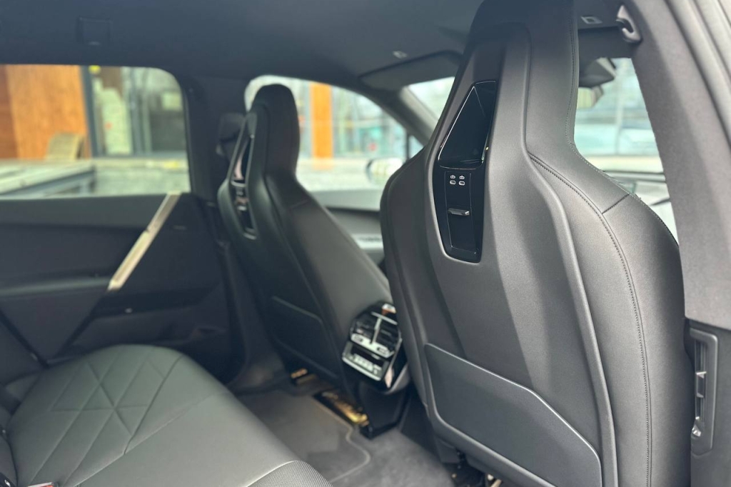 BMW iX xDrive40 2023 фото 15
