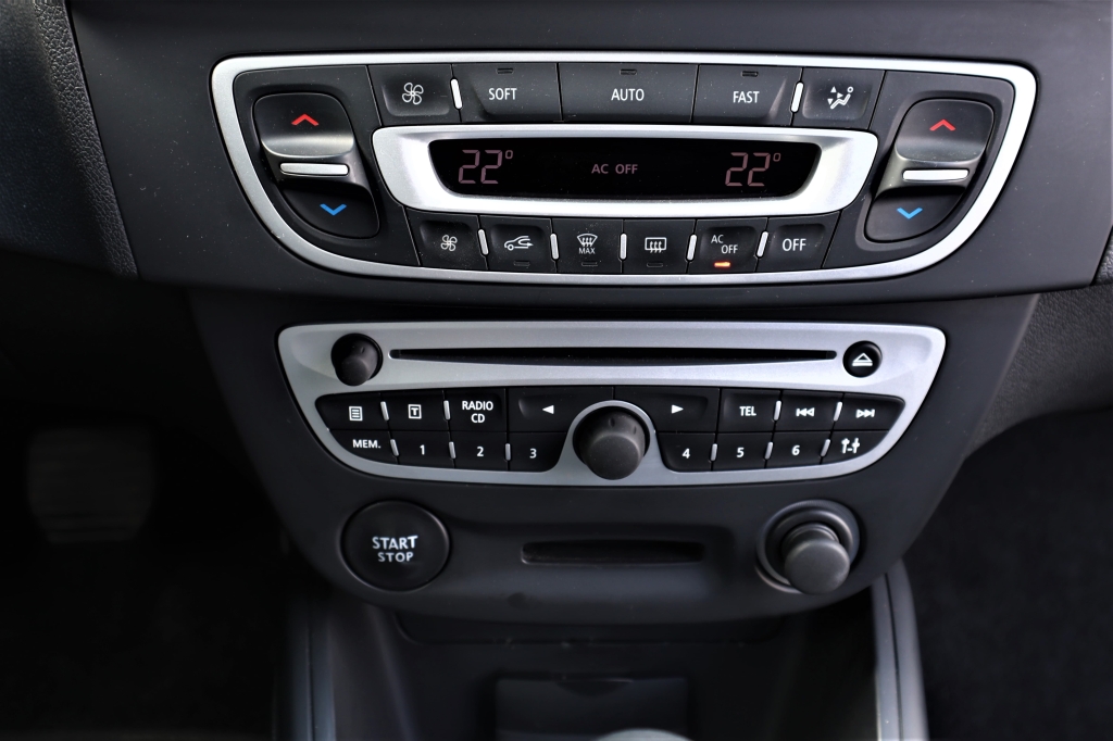 Renault Megane 2011 фото 7