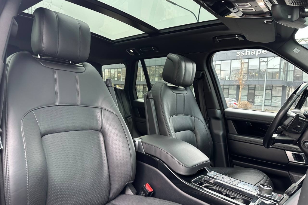 Land Rover Range Rover 4.4D 2018 фото Land Rover Range Rover 4.4D 2018 фото 12