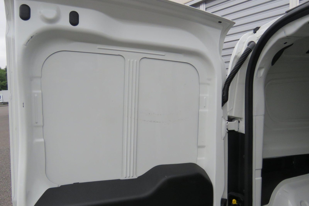 Opel Combo 2018 photo 26