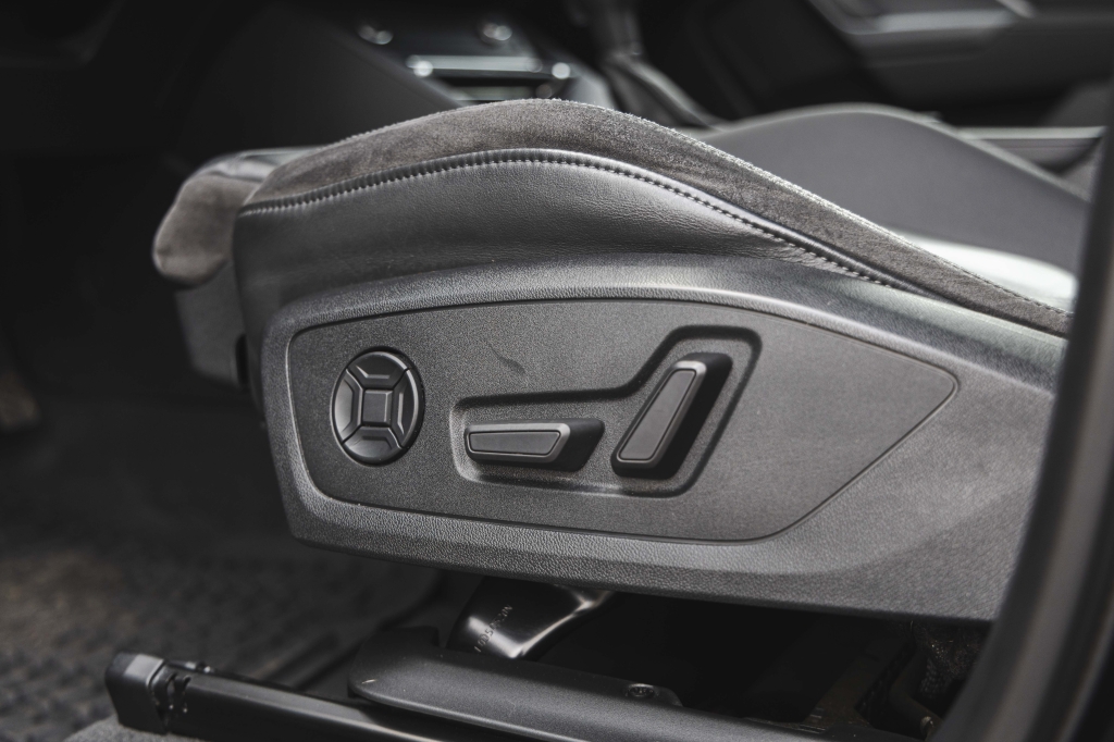 Audi Q3 S-Line 2020 photo 17